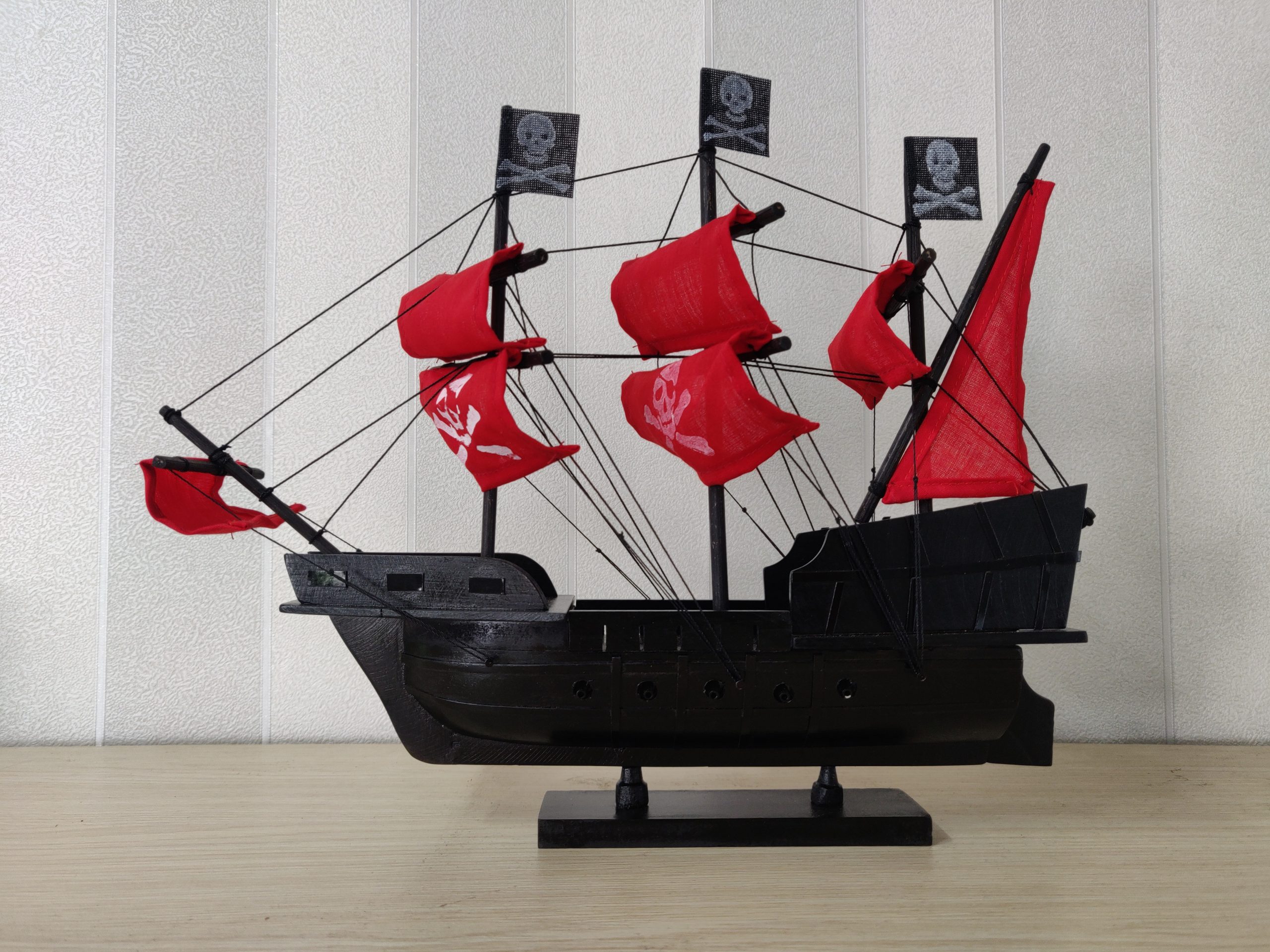 Pirate ship - Red
